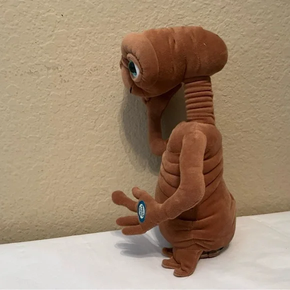 E.T. Plush Toys R us Toy - alien ufo - Picture 4 of 8